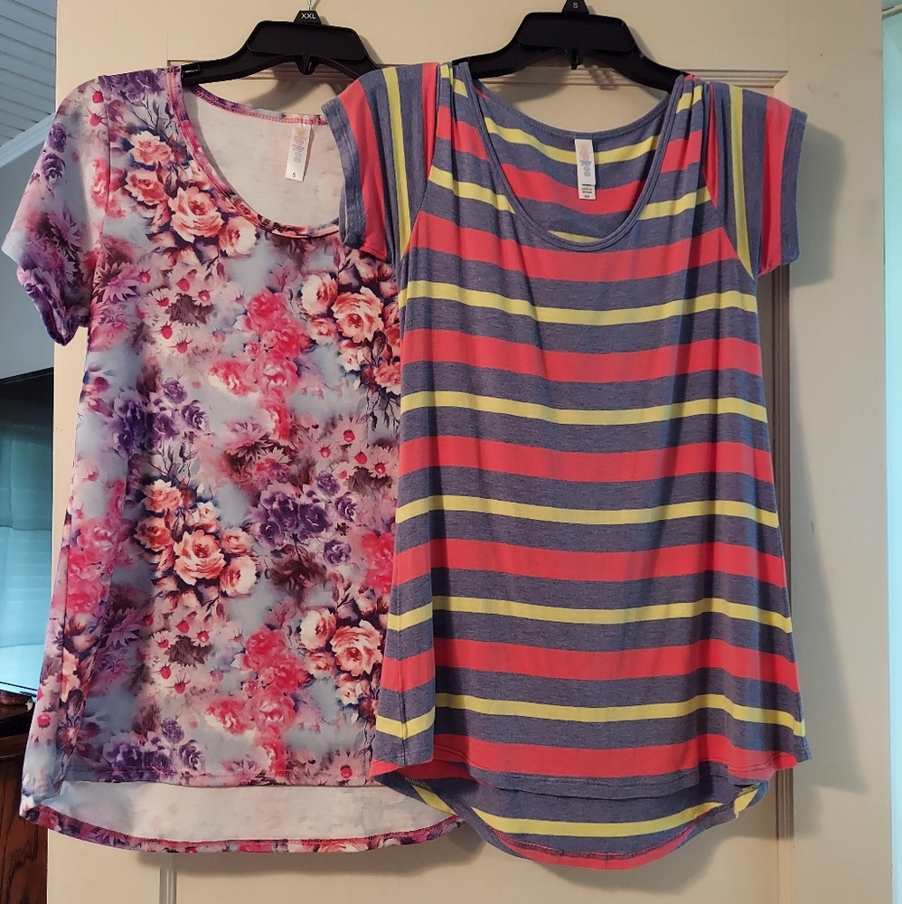 Bundle deal! 2 Lularoe Classic Tee's